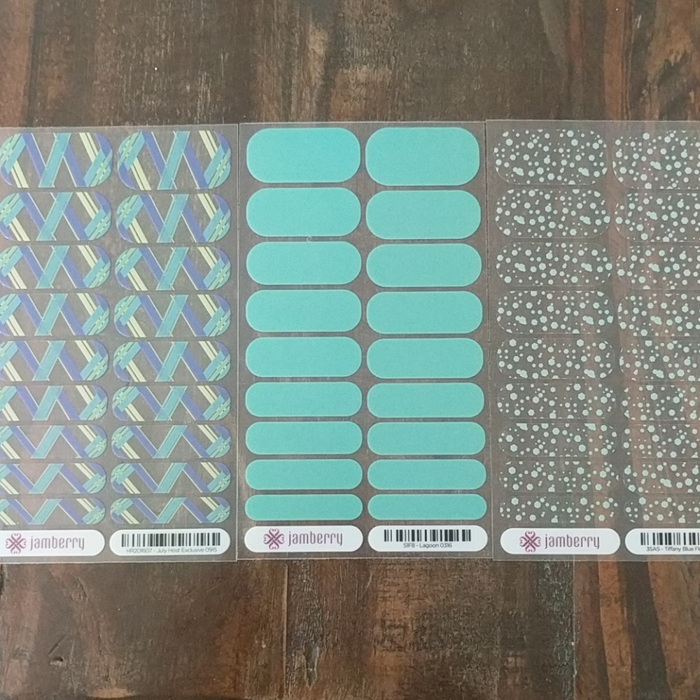 * Bundle* of 3 Nail Wraps